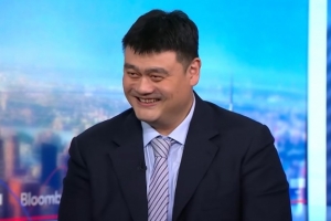 姚明谈中国篮球足球并驾齐驱，众多年轻人梦寐以求效仿杨瀚森进入NBA
