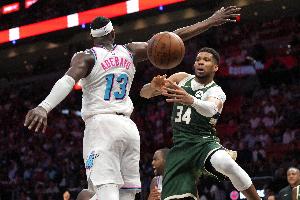史密斯：字母哥仍位列NBA前五球星，与阿德巴约搭档防守将成统治力