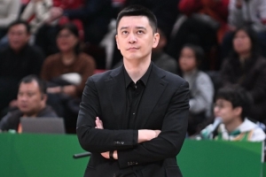 杨鸣谈中国篮球与足球相似性：杨瀚森NBA表现艰难