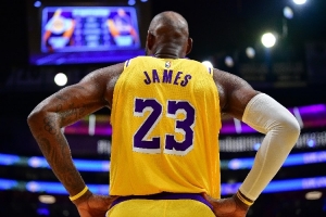 阿里纳斯:詹姆斯41岁高龄,我们对他在NBA的贡献心存感激
