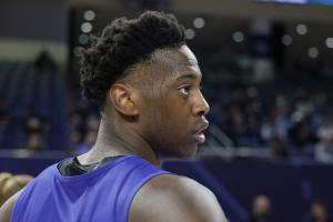 特雷·杨身着3号球衣，奇才队状元迪班萨将战NBA，穿4号球衣