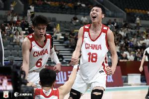 陈昱休今日球权过多 自主进攻信心不足 错失良机