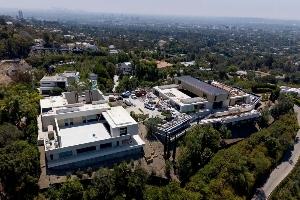 六年前以3700万购地皮，最新照片披露：詹姆斯洛杉矶别墅施工收尾