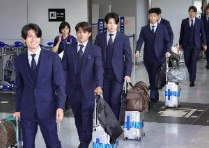 日本队今日从巴西归来抵达东京,无缘16强遭遇绝杀