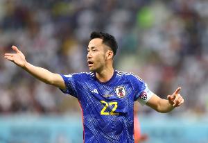 吉田麻也:与巴西较量90分钟实属进步,替补阵容深度不足