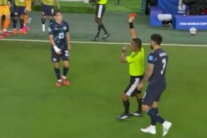 FIFA说明阿尔米隆红牌缘由：交谈时捂嘴遭罚离场